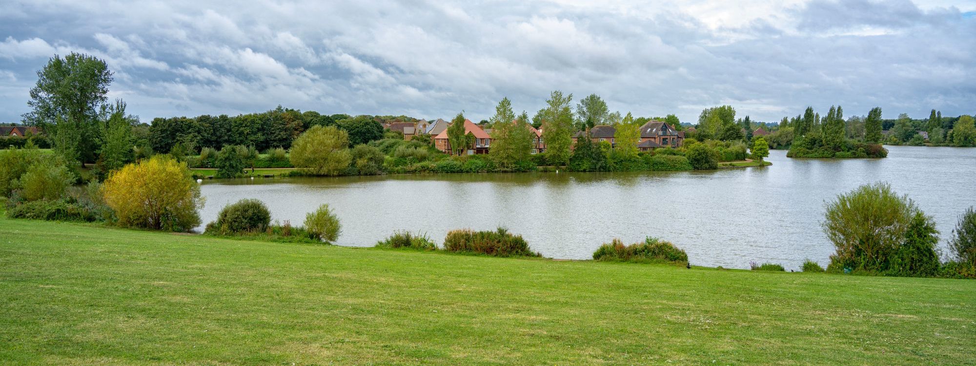 Large lake in Milton Keynes